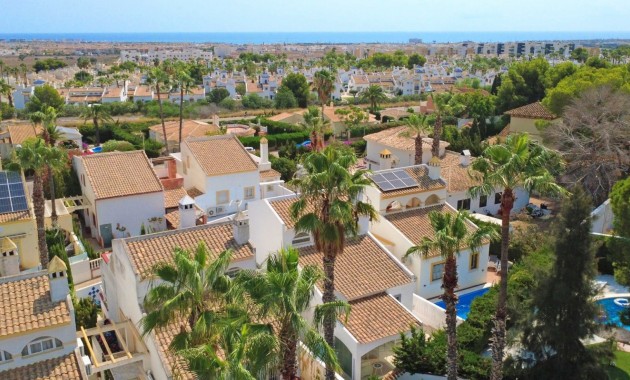 Sale - Detached Villa -
Orihuela Costa - Villamartin