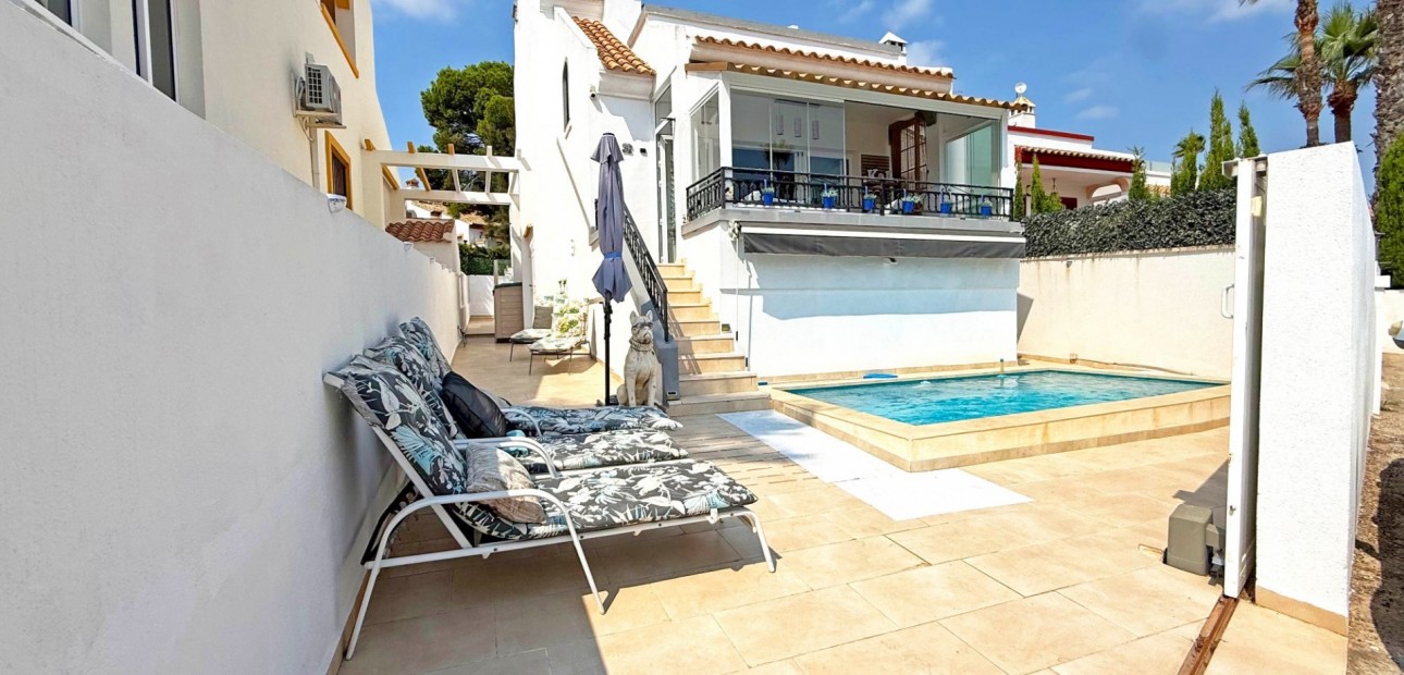 Sale - Detached Villa -
Orihuela Costa - Villamartin