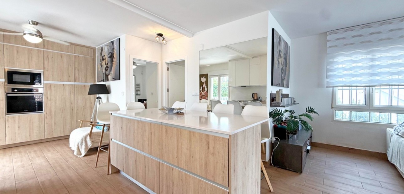 Sale - Detached Villa -
Orihuela Costa - Villamartin