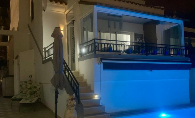 Sale - Detached Villa -
Orihuela Costa - Villamartin