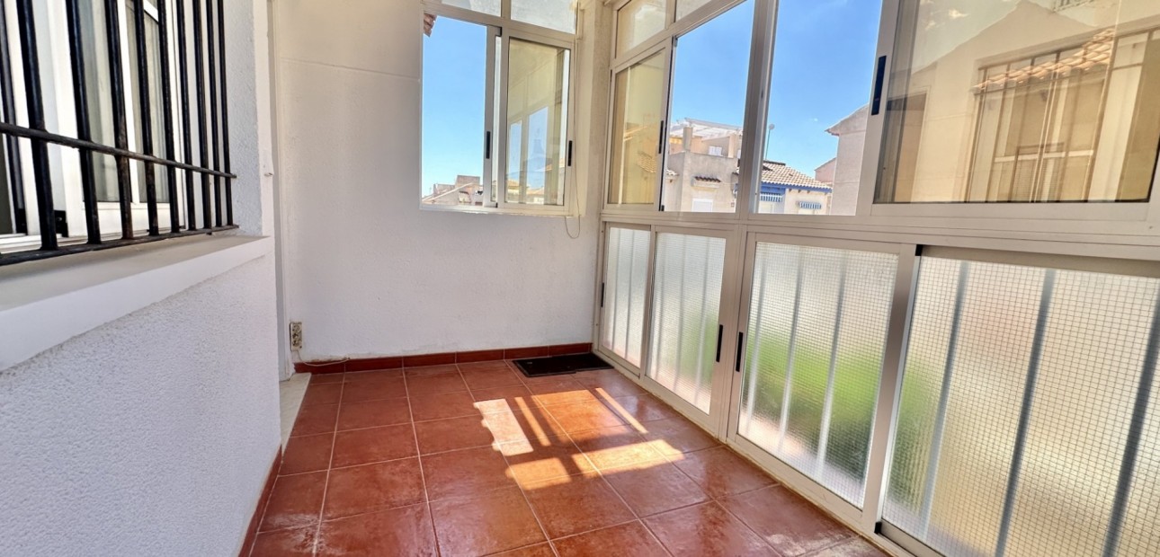 Sale - Apartment / flat -
Orihuela Costa - Playa Flamenca