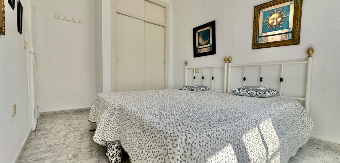 Sale - Apartment / flat -
Orihuela Costa - Playa Flamenca