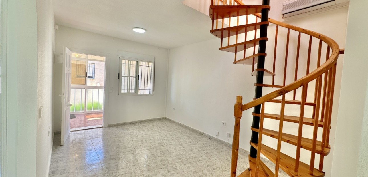 Sale - Apartment / flat -
Orihuela Costa - Playa Flamenca