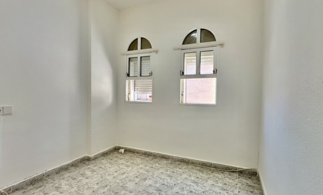 Sale - Apartment / flat -
Orihuela Costa - Playa Flamenca