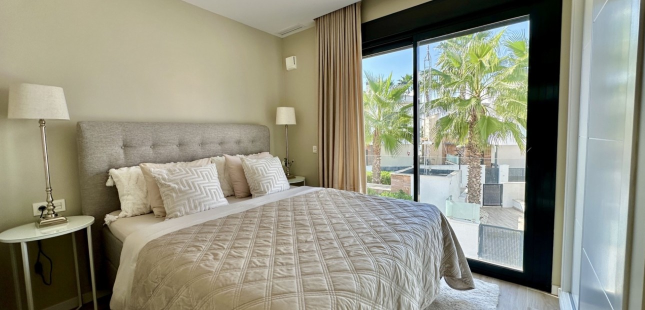 Sale - Detached Villa -
Orihuela Costa - Lomas de Cabo Roig