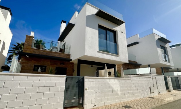 Sale - Detached Villa -
Orihuela Costa - Lomas de Cabo Roig