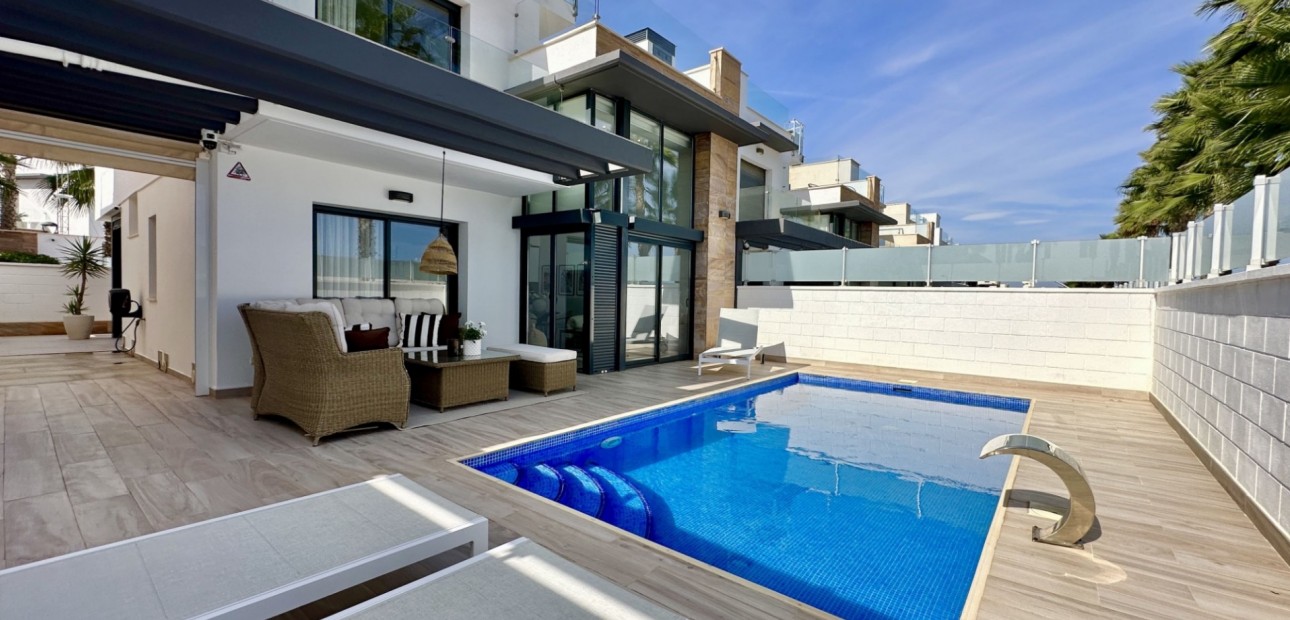 Sale - Detached Villa -
Orihuela Costa - Lomas de Cabo Roig