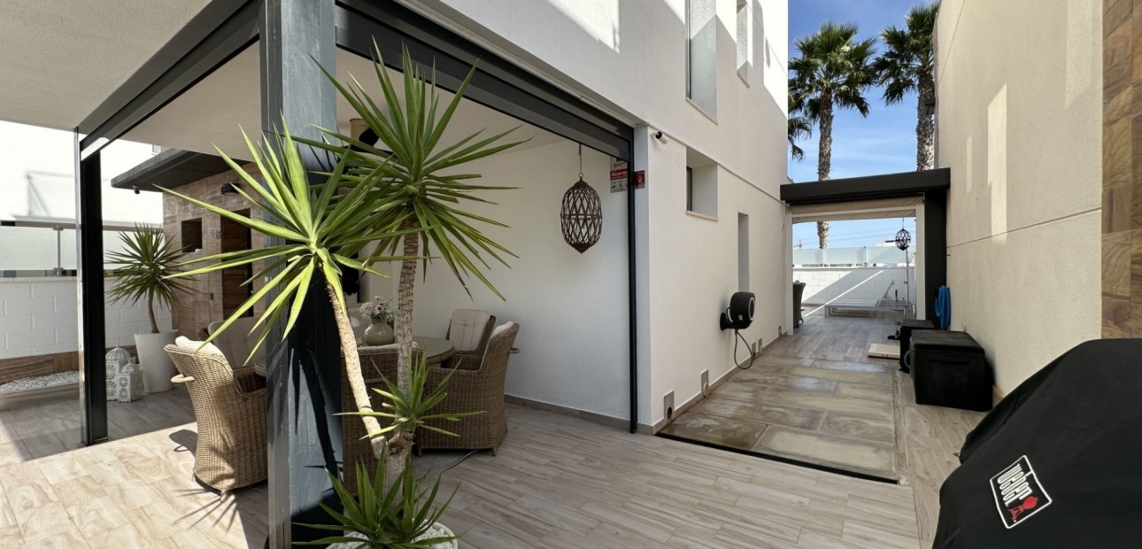 Sale - Detached Villa -
Orihuela Costa - Lomas de Cabo Roig