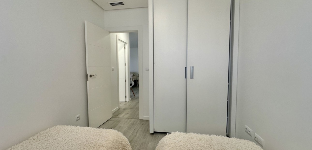 Sale - Apartment / flat -
Orihuela Costa - Villamartin