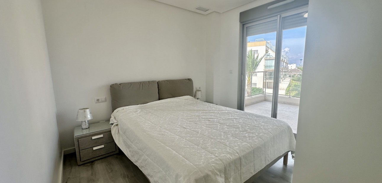 Sale - Apartment / flat -
Orihuela Costa - Villamartin