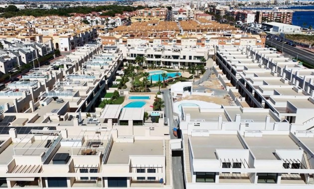 Sale - Apartment / flat -
Torrevieja - La Veleta