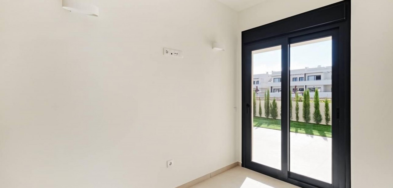 Sale - Apartment / flat -
Torrevieja - La Veleta