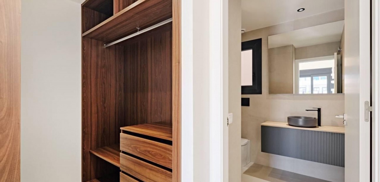 Sale - Apartment / flat -
Torrevieja - La Veleta