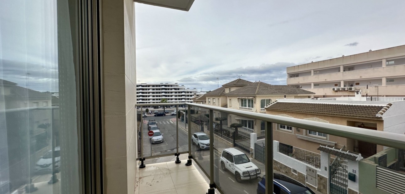 Sale - Apartment / flat -
San Miguel de Salinas - San Miguel - Town