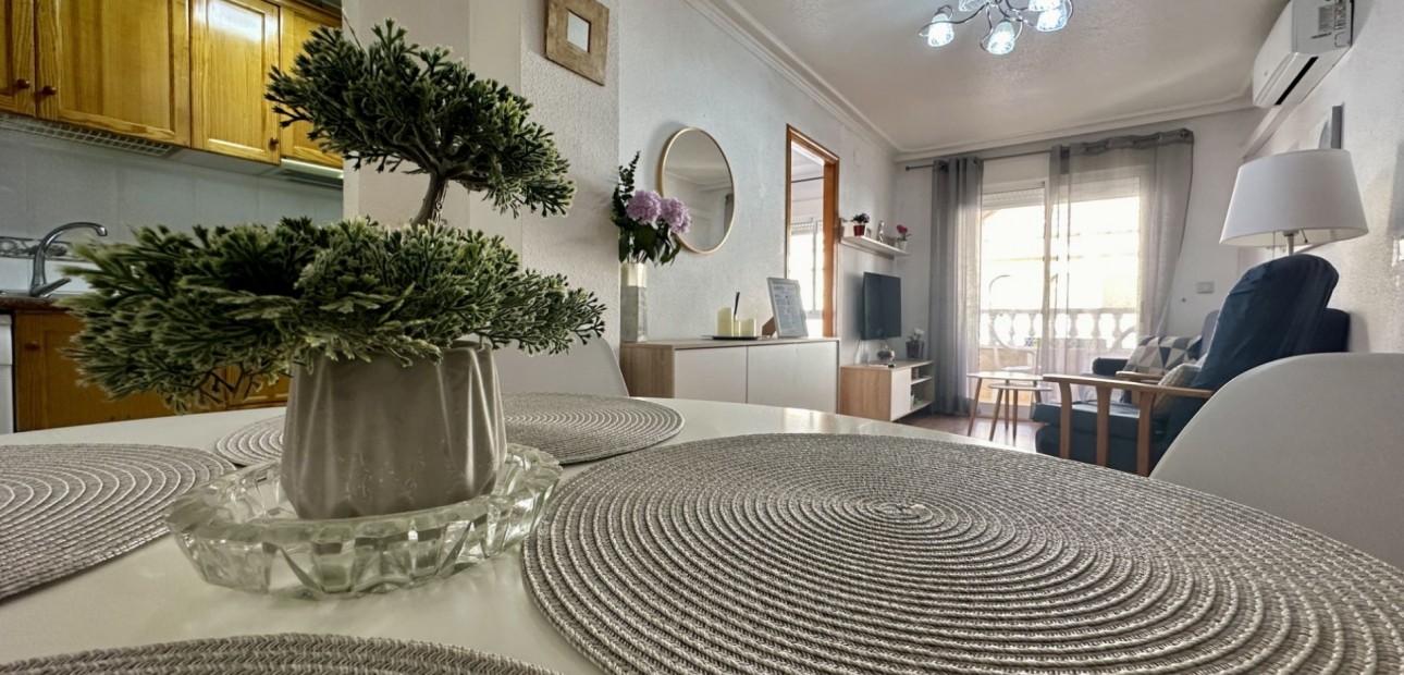 Sale - Apartment / flat -
Torrevieja