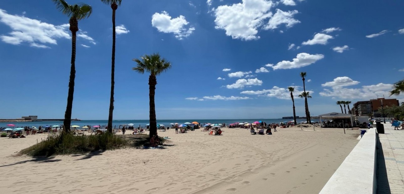 Sale - Apartment / flat -
Torrevieja