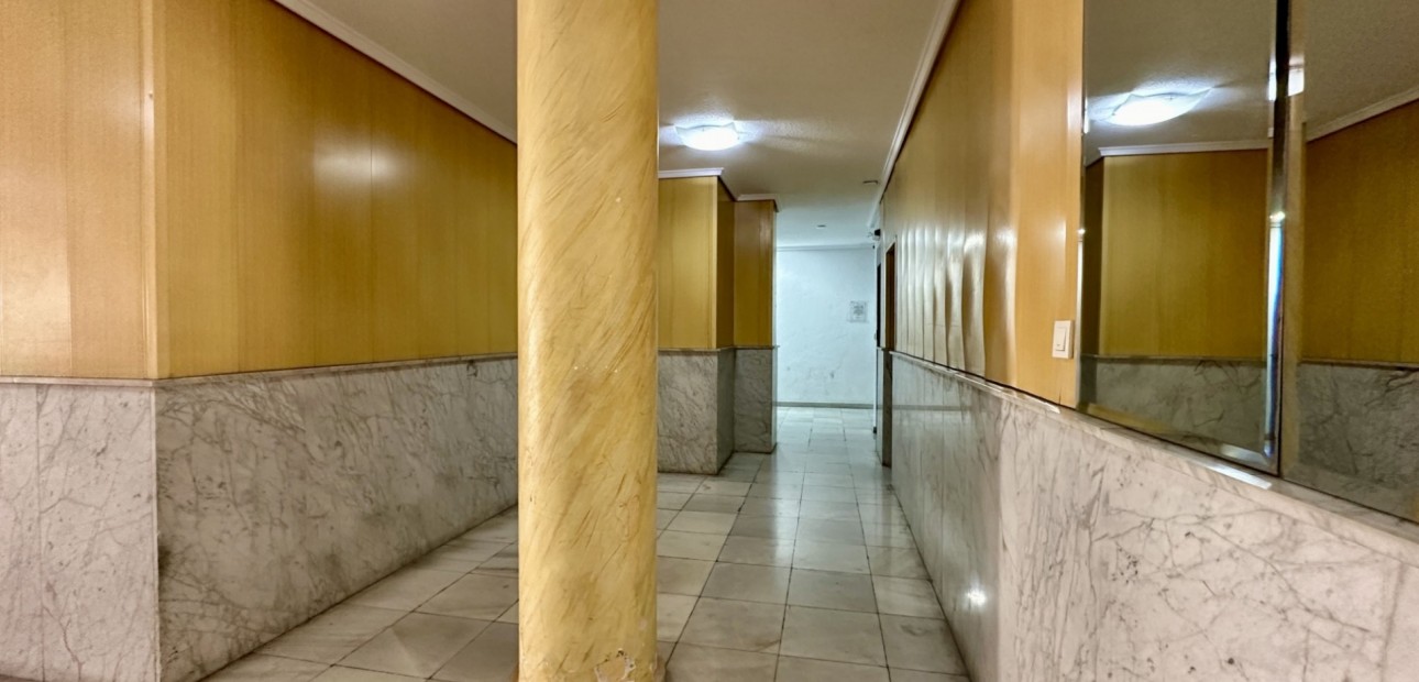 Sale - Apartment / flat -
Torrevieja