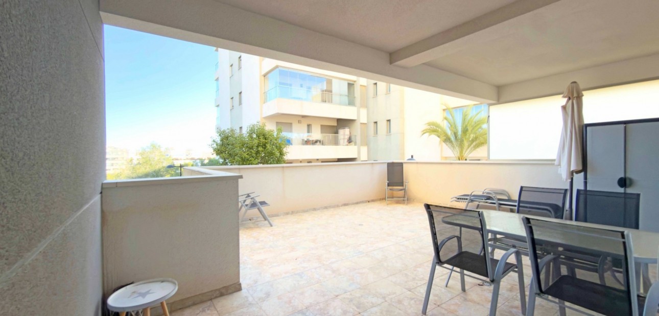 Sale - Apartment / flat -
Orihuela Costa - Los Dolses