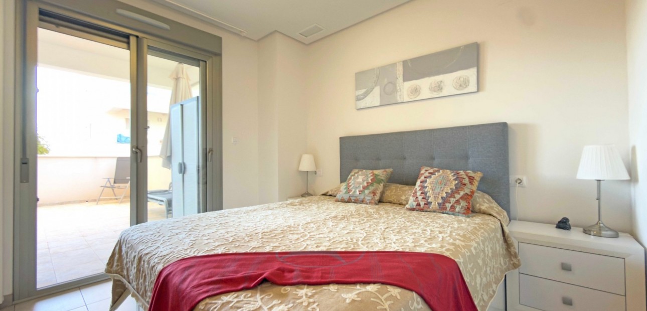 Sale - Apartment / flat -
Orihuela Costa - Los Dolses