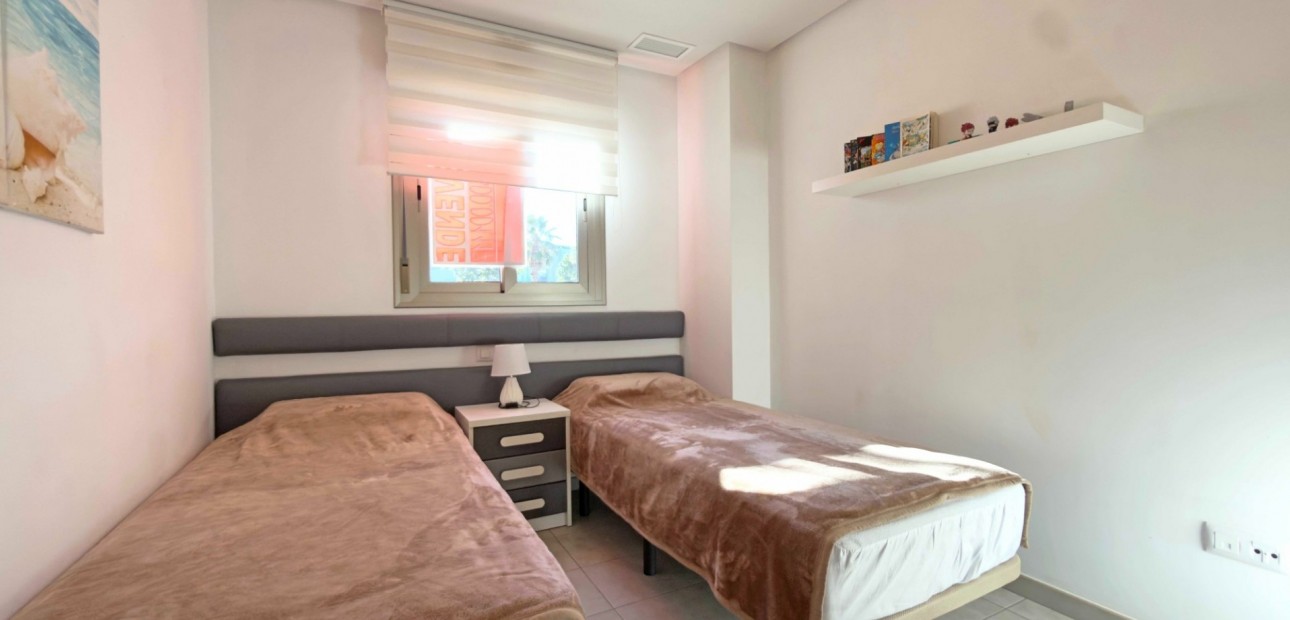 Sale - Apartment / flat -
Orihuela Costa - Los Dolses