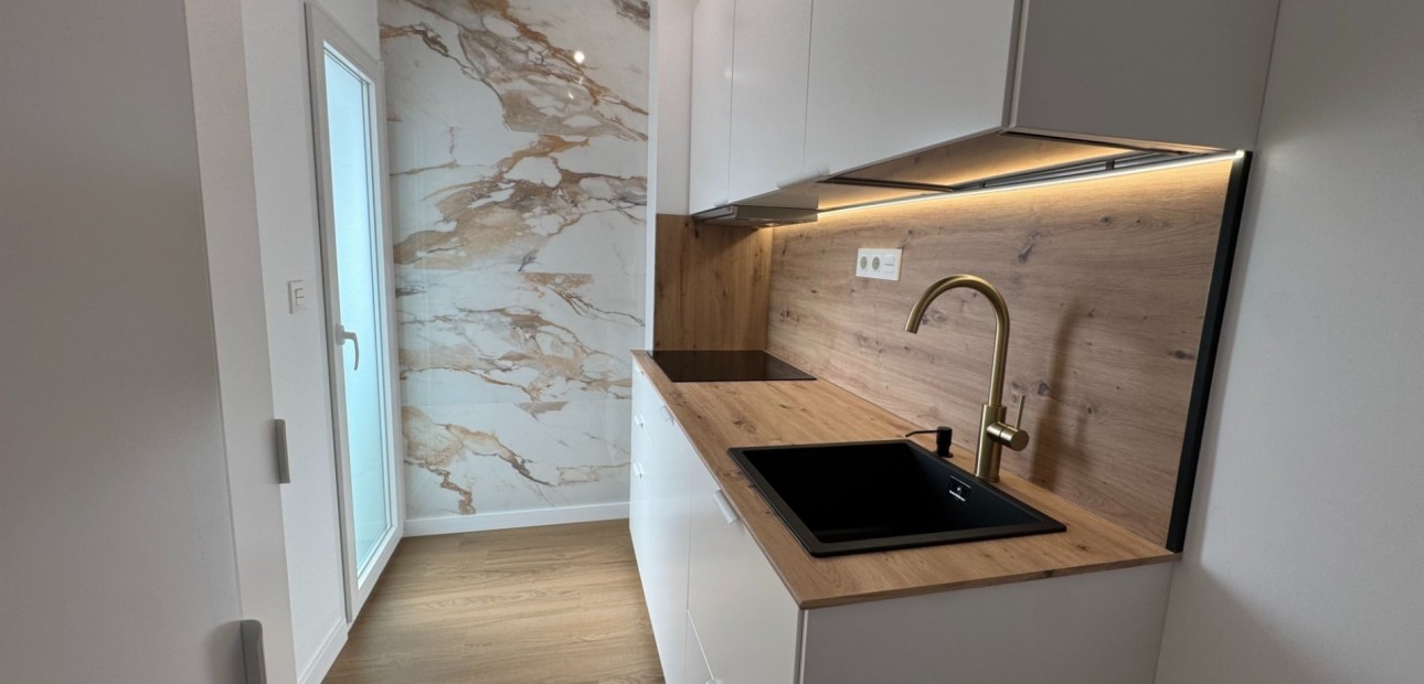 Sale - Apartment / flat -
Orihuela Costa - Punta Prima