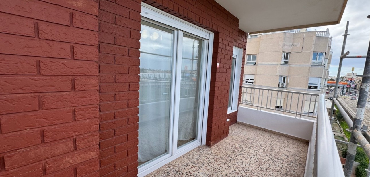 Sale - Apartment / flat -
Orihuela Costa - Punta Prima