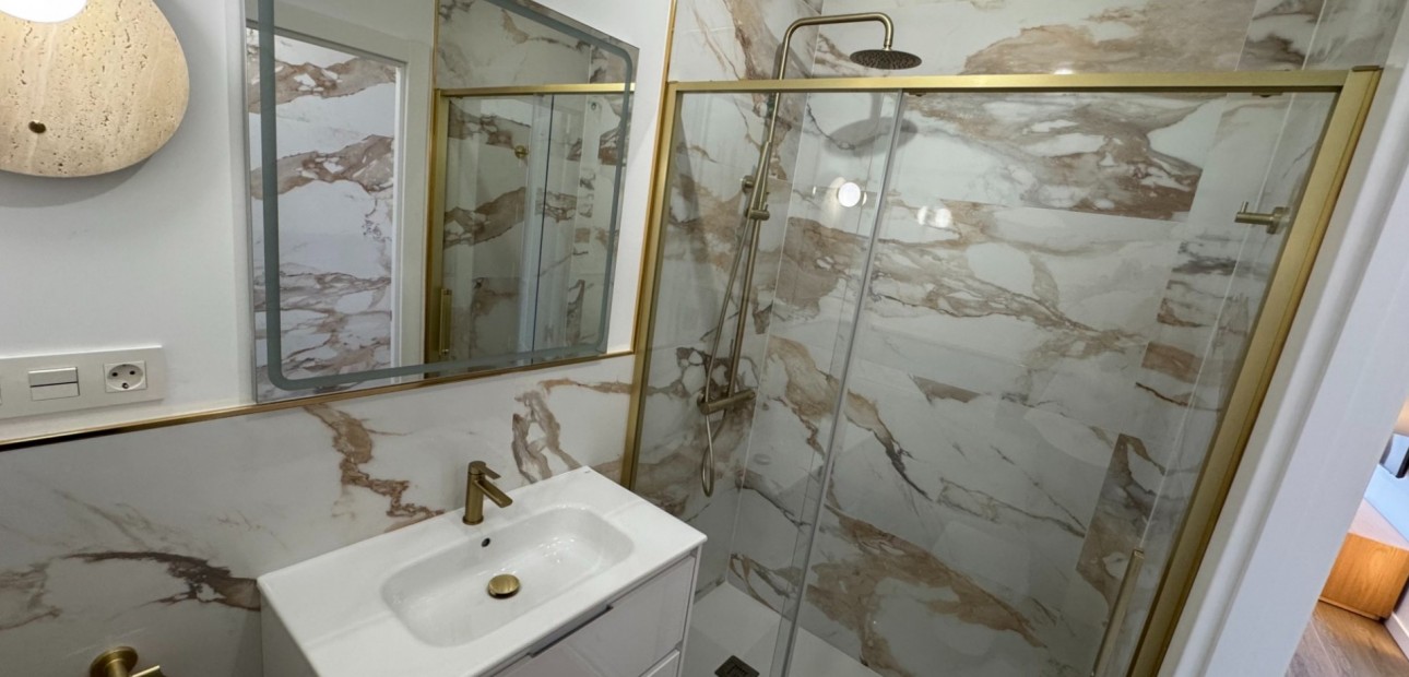 Sale - Apartment / flat -
Orihuela Costa - Punta Prima