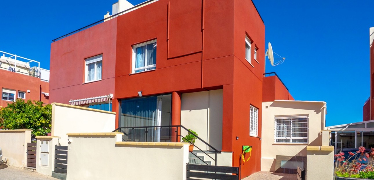 Sale - Townhouse -
Orihuela Costa - Villamartin