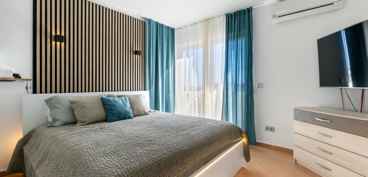 Sale - Townhouse -
Orihuela Costa - Villamartin