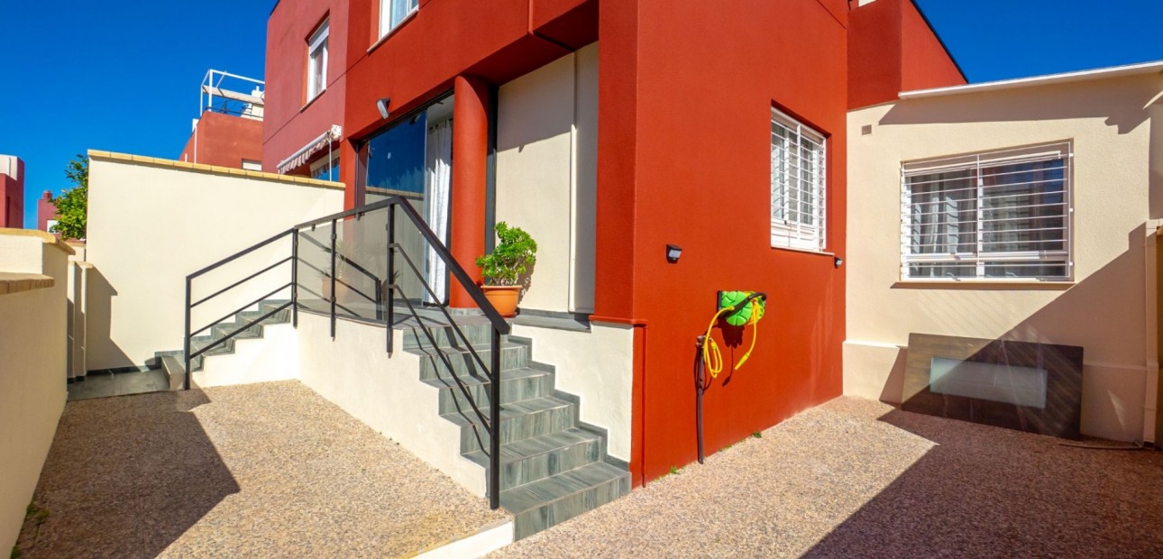 Sale - Townhouse -
Orihuela Costa - Villamartin