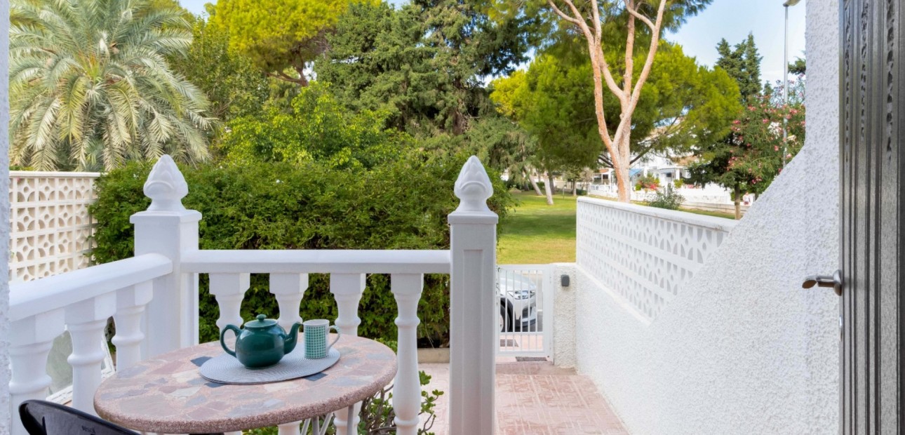 Sale - Townhouse -
Orihuela Costa - La Zenia