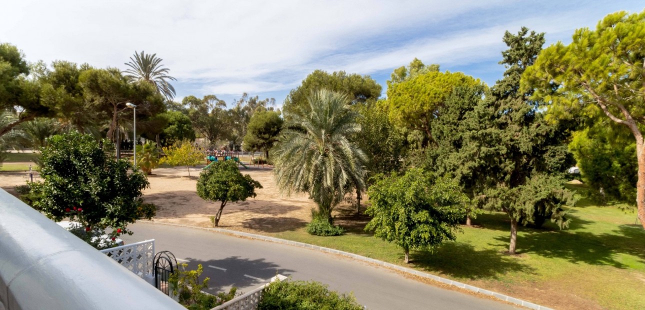 Sale - Townhouse -
Orihuela Costa - La Zenia