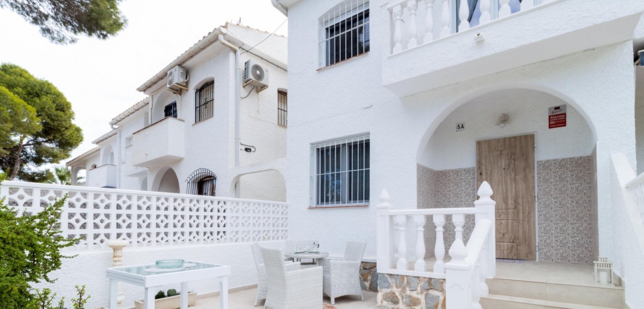 Sale - Townhouse -
Orihuela Costa - La Zenia