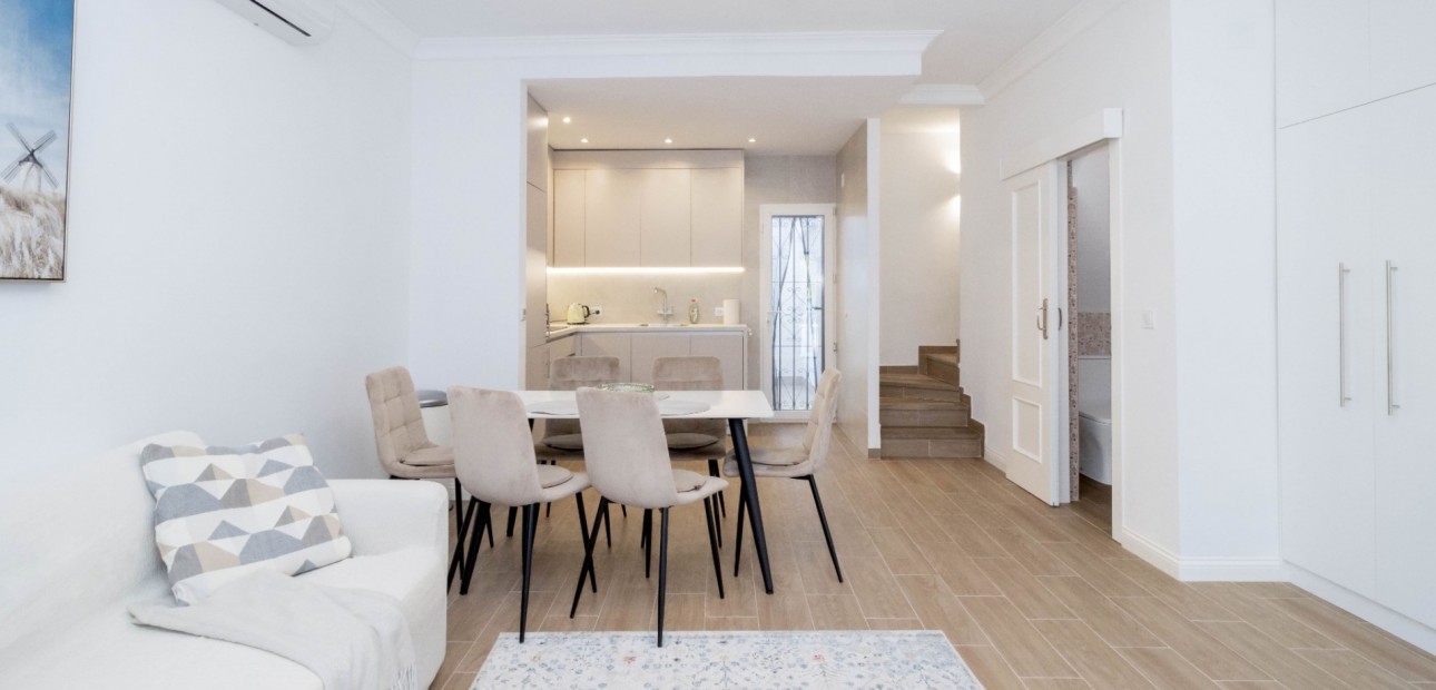 Sale - Townhouse -
Orihuela Costa - La Zenia