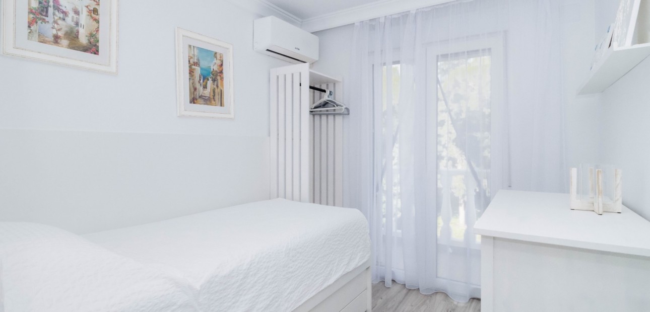 Sale - Townhouse -
Orihuela Costa - La Zenia