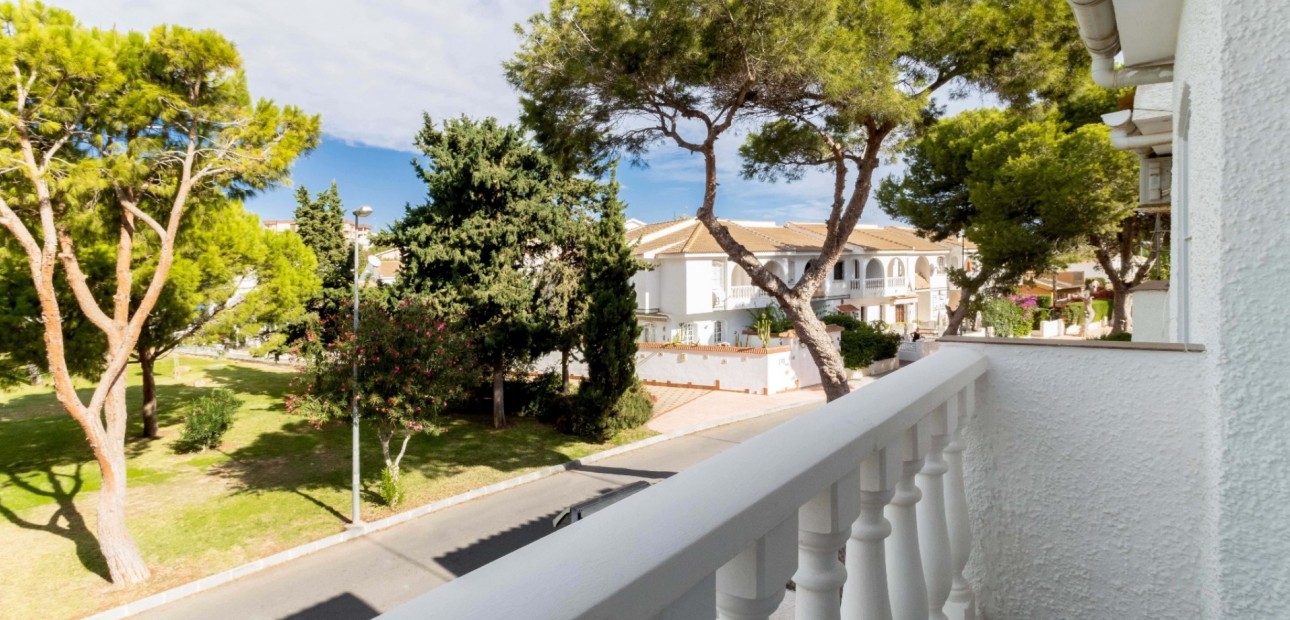 Sale - Townhouse -
Orihuela Costa - La Zenia