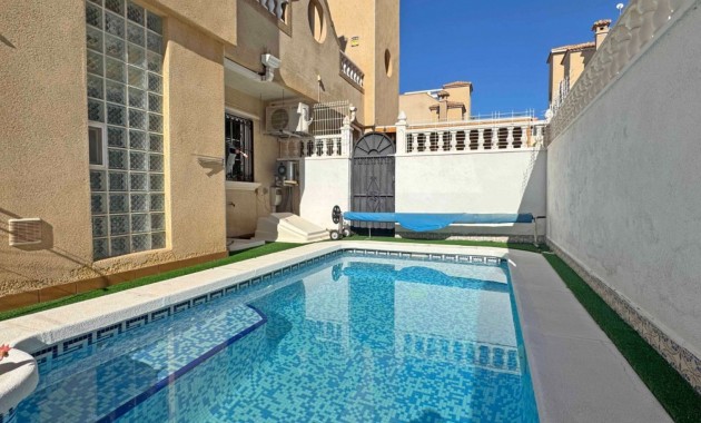 Sale - Townhouse -
Orihuela Costa - Villamartin