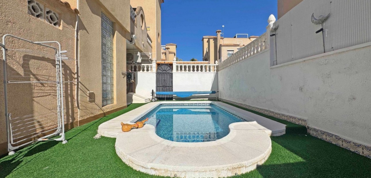 Sale - Townhouse -
Orihuela Costa - Villamartin