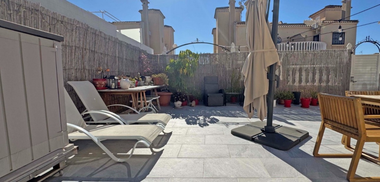 Sale - Townhouse -
Orihuela Costa - Villamartin