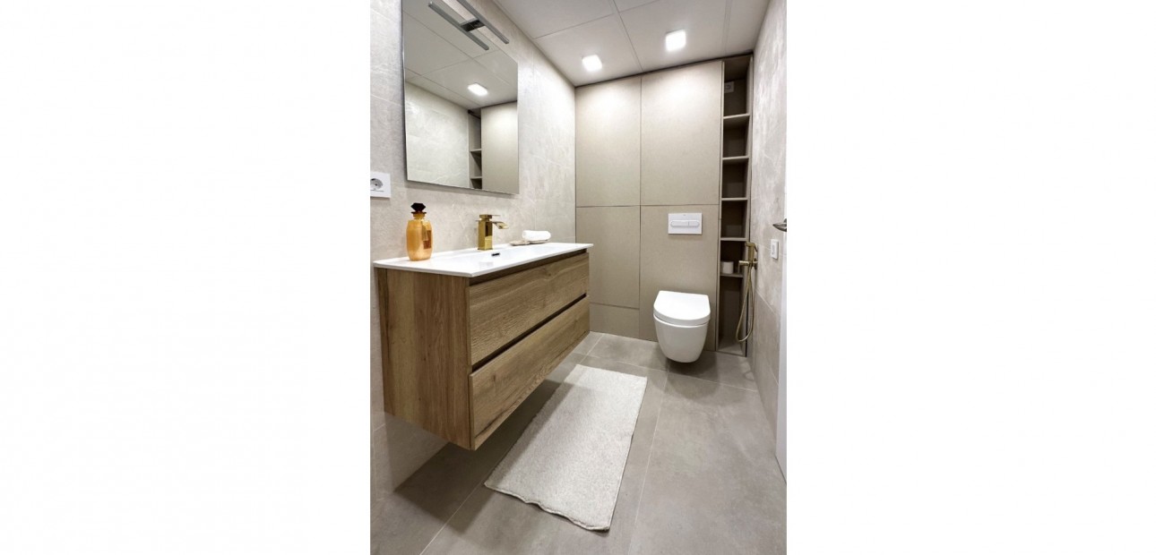 Sale - Apartment / flat -
Torrevieja