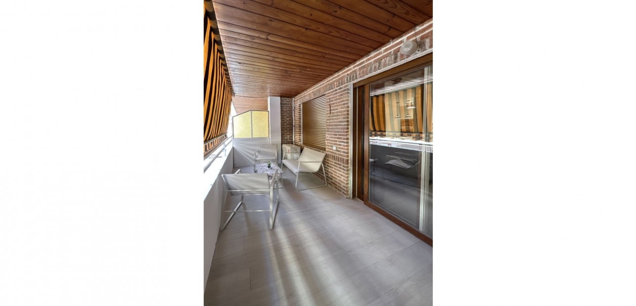 Sale - Apartment / flat -
Torrevieja