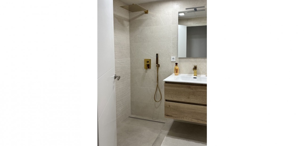 Sale - Apartment / flat -
Torrevieja