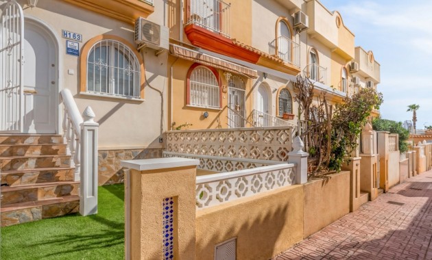 Sale - Townhouse -
Orihuela Costa - La Florida