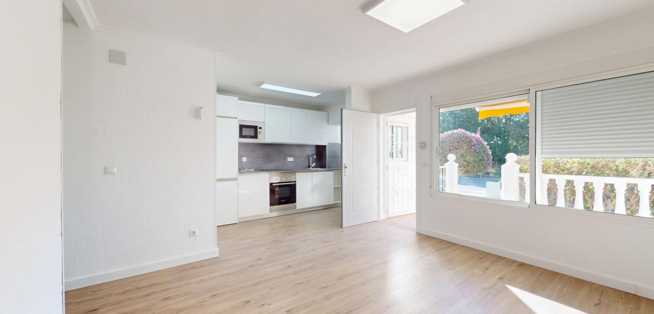 Sale - Apartment / flat -
Orihuela Costa - Villamartin