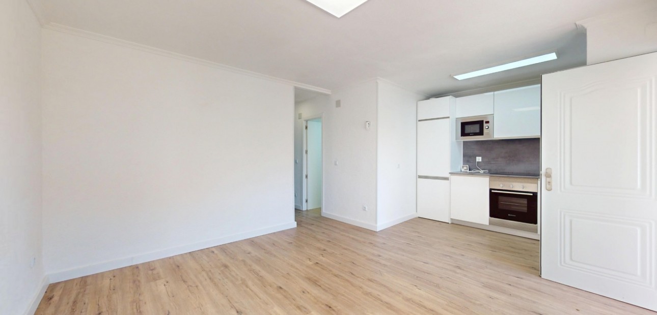 Sale - Apartment / flat -
Orihuela Costa - Villamartin