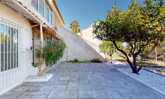 Sale - Apartment / flat -
Orihuela Costa - Villamartin