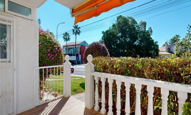 Sale - Apartment / flat -
Orihuela Costa - Villamartin