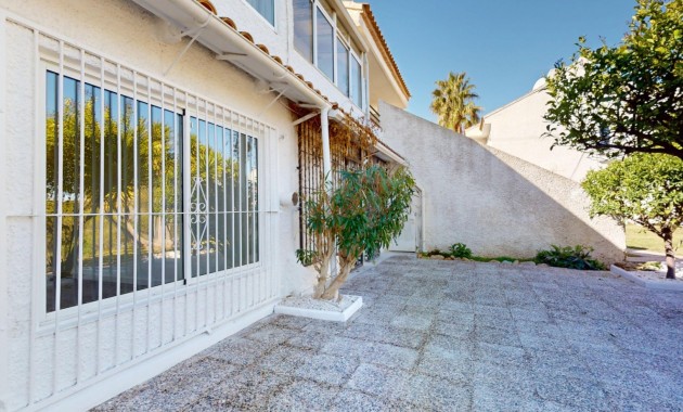 Sale - Apartment / flat -
Orihuela Costa - Villamartin