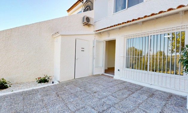 Sale - Apartment / flat -
Orihuela Costa - Villamartin