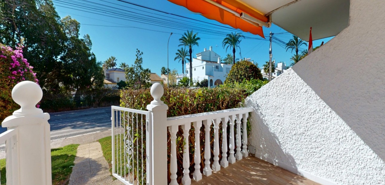 Sale - Apartment / flat -
Orihuela Costa - Villamartin